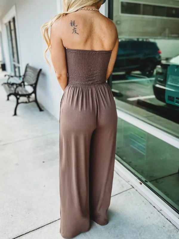 Plain-colored, off-the-shoulder jumpsuit with ruffles